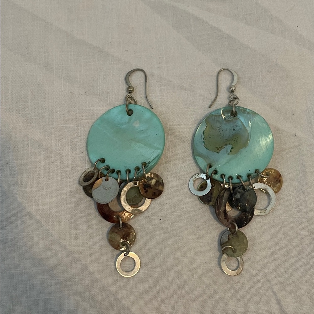 Shell Dangle Earrings - Picture 4 of 5